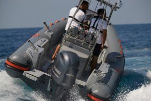 Gommone virata 